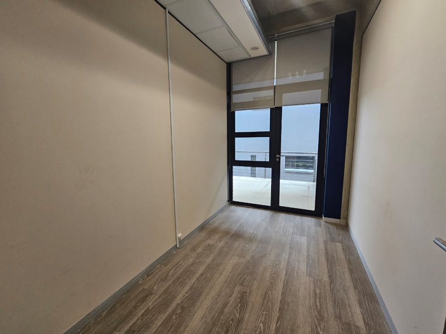 To Let commercial Property for Rent in Beacon Bay North Eastern Cape